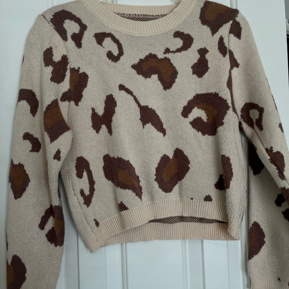 Leopard cropped sweater